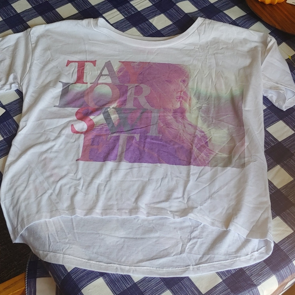 Taylor Swift T-shirt